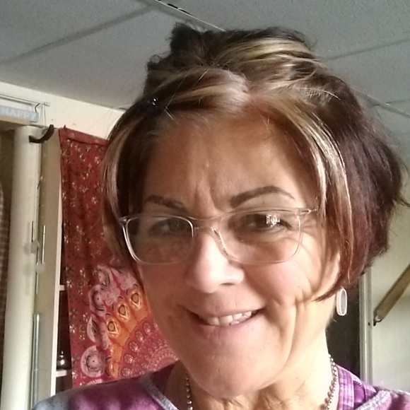 Meet your Posher, Betsy - Picture 5 of 6